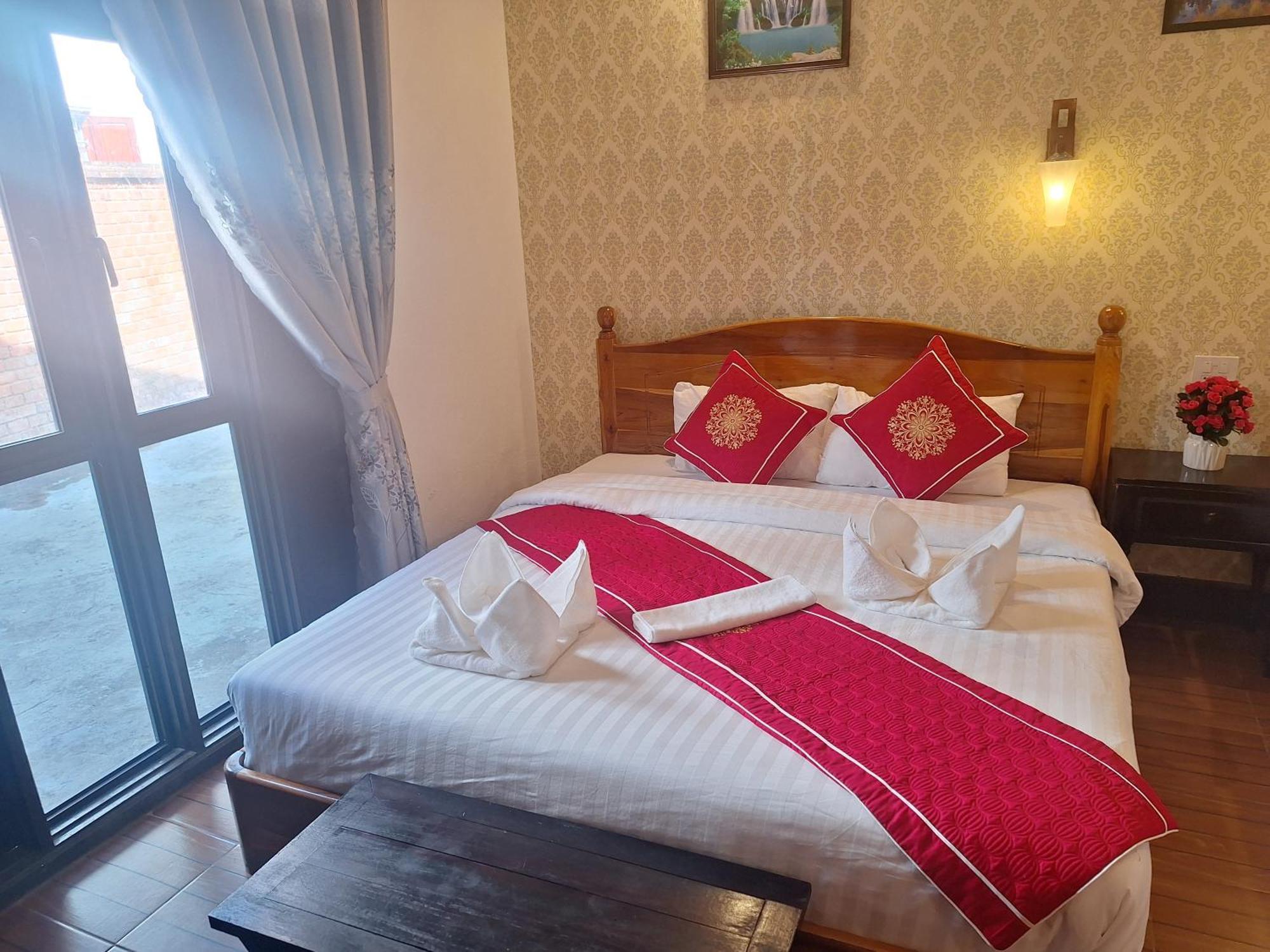 Luang Prabang Pavilion Hotel & Travel Exterior photo