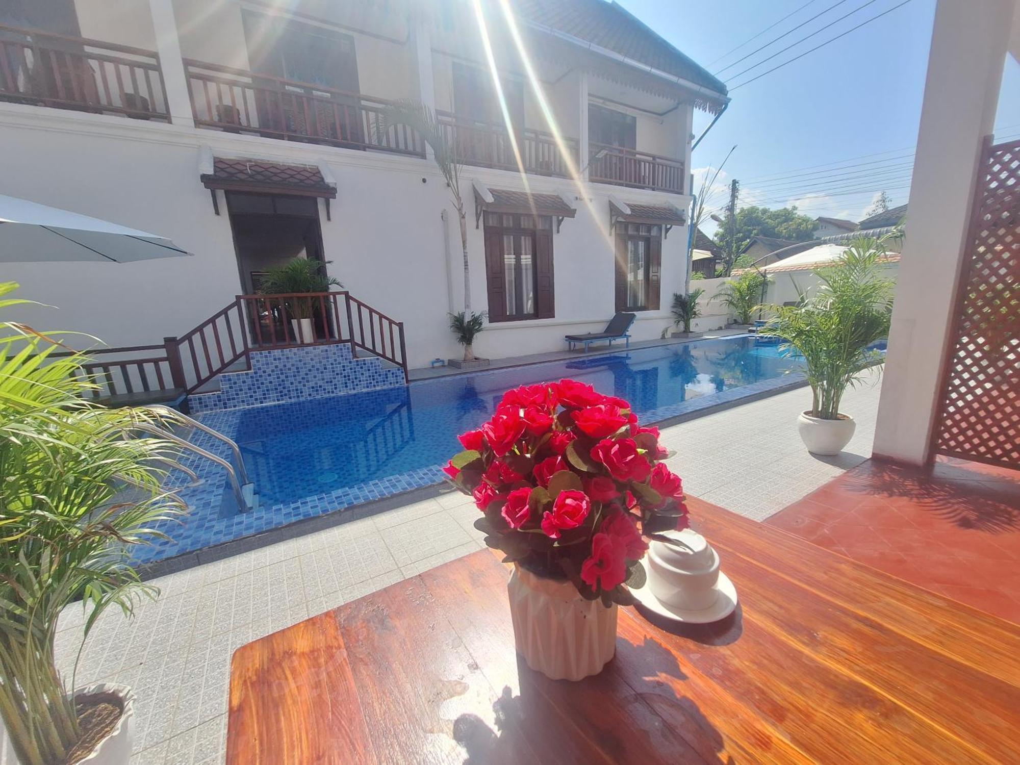 Luang Prabang Pavilion Hotel & Travel Exterior photo