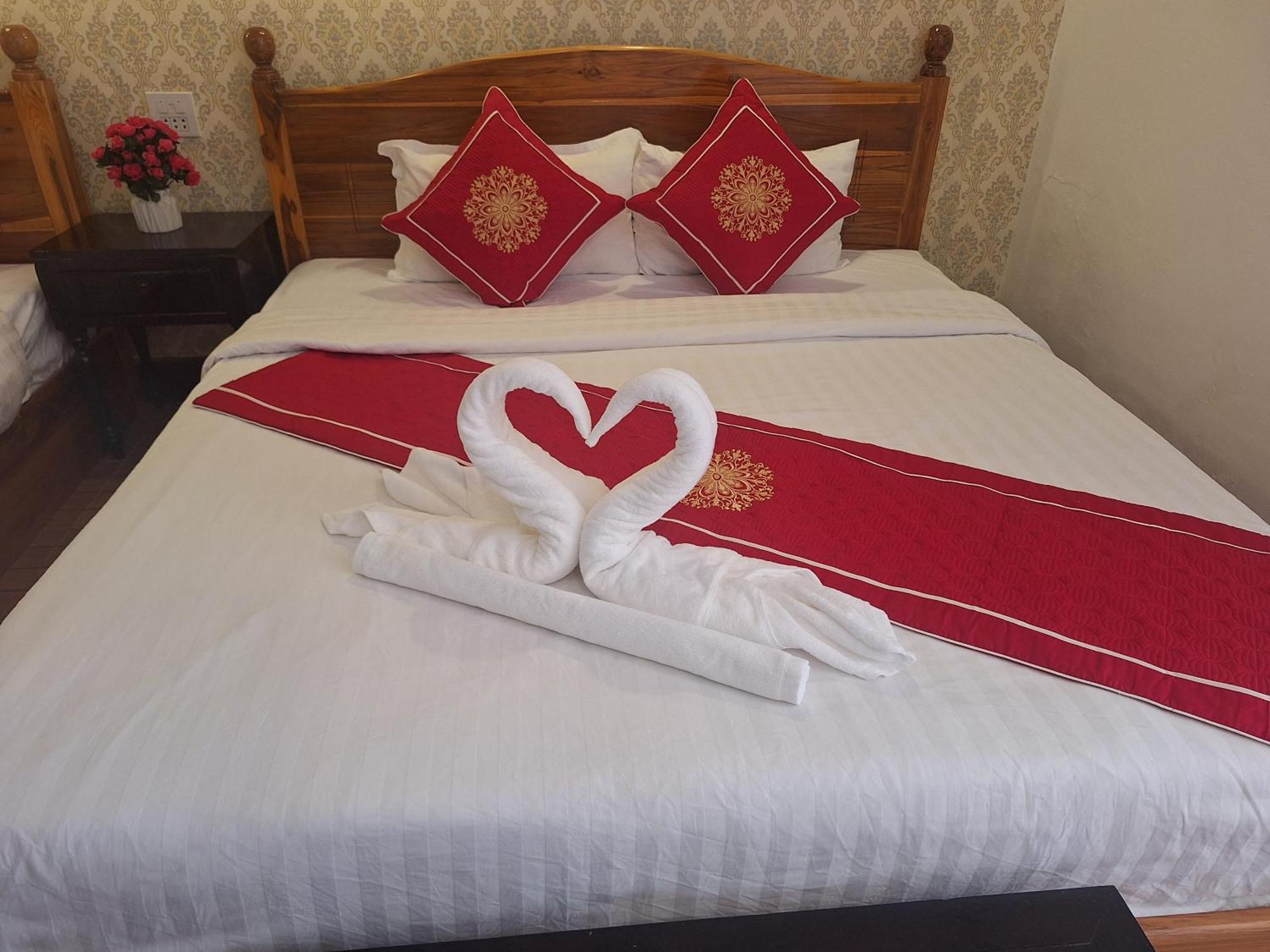 Luang Prabang Pavilion Hotel & Travel Exterior photo