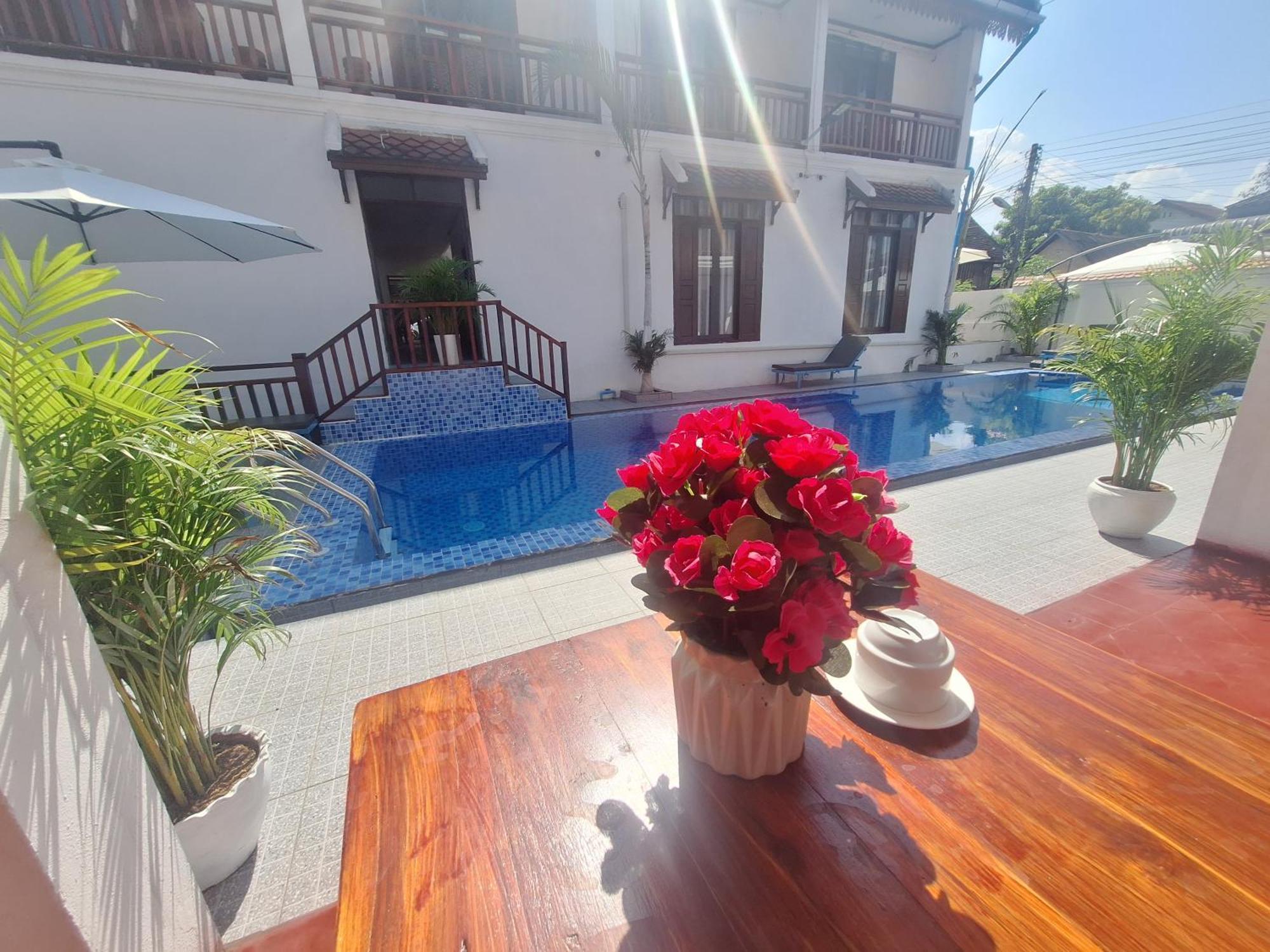 Luang Prabang Pavilion Hotel & Travel Exterior photo