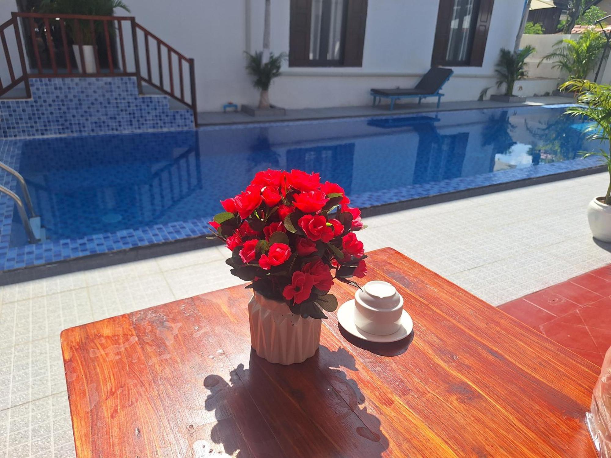 Luang Prabang Pavilion Hotel & Travel Exterior photo